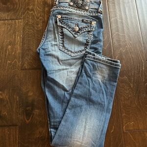 Miss Me cuffed skinny jeans 💙